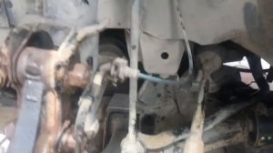 Меняем втулки переднего стабилизатора Хонда СРВ III часть 2