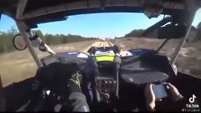 РАЗЪБ МАШИНЫ!!! В ДРЕБЕЗГИ!!!! КТО НЕ ПОВЕЛСЯ ТОТ ЧИТАТЬ УМЕЕТ!!!!! смотреть онлайн