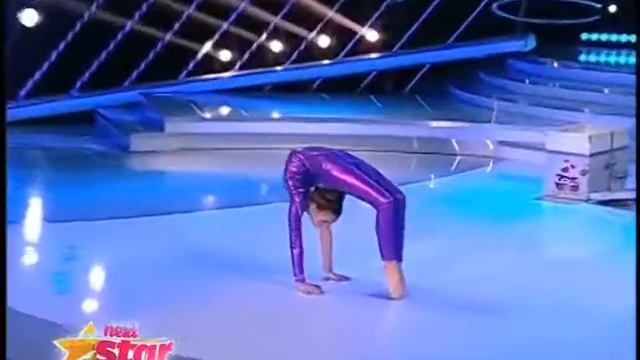 Без костей Андреа впечатляющее танец время на сцене Next Star смотреть онлайн