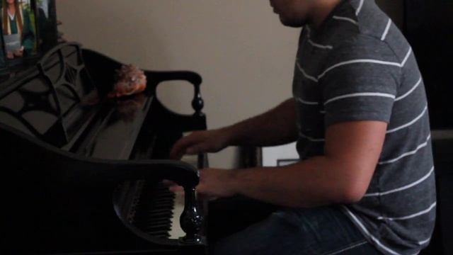 Мой сын Максим играет на пиано , лет 15 назад // США . смотреть онлайн