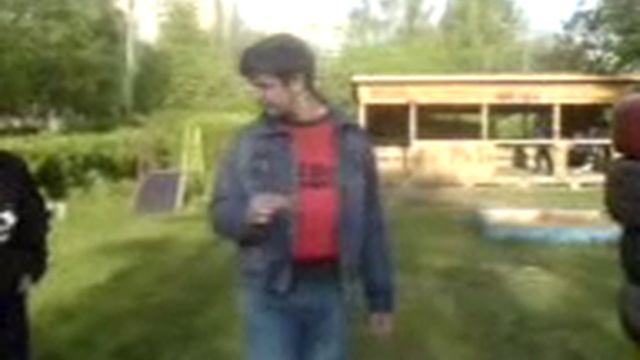 парень с синдромом дауна застрял в колесе смотреть онлайн