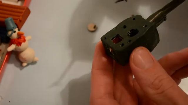 Танк КВ-2 из пластилина.