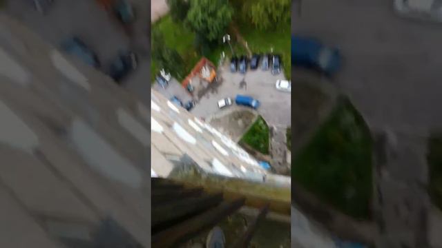 Бросаем бутылку с 14ого этажа смотреть онлайн