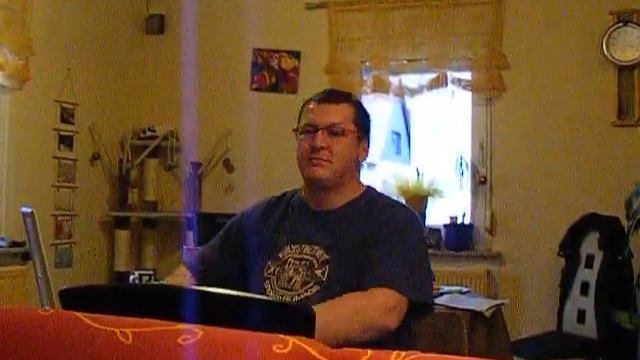 Tom's Piano - Clavinova CLP 320 смотреть онлайн
