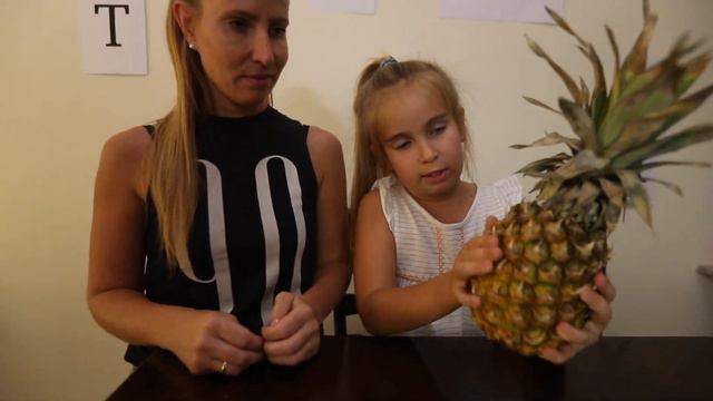 ЕДА ПО БУКВАМ ИМЕНИ ЧЕЛЛЕНДЖ ! Миланка Бум ест имбирь.