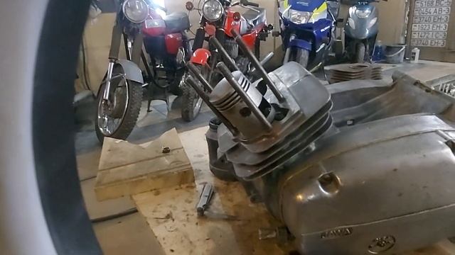 Ява 350 634/ установка поршневой/ нагорные иголки/ сборка / Java 350 634/ piston installation смотреть онлайн