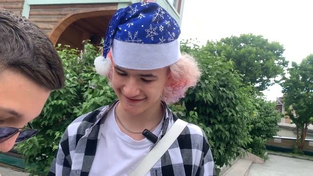 10 ТЫСЯЧ ИЛИ ПОДАРОК?! // ЧТО ВЫБЕРУТ ЛЮДИ?! смотреть онлайн