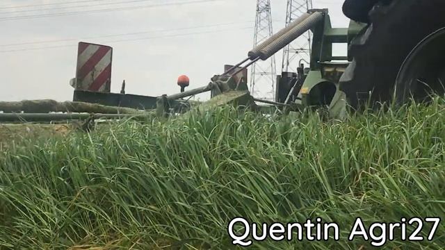 ETA PESQUEUX | FAUCHAGE | Deutz Agrotron 7250 TTV WARRIOR | Krône 9m смотреть онлайн