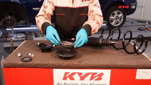 RENAULT Laguna II - FRONT - Передние амортизаторы KYB установка смотреть онлайн