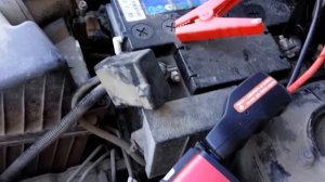 Заводим автомобиль с севшим аккумулятором. Даджет. Спасатель красный.