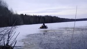 Снегоход тайга по воде! ! ! !