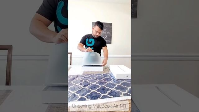 Unboxing MacBook Air M1 смотреть онлайн