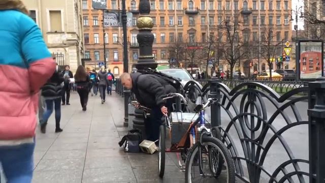 Я ПРИВЫК БРОДИТЬ ОДИН 'ВОСКРЕСЕНЬЕ' Валера Аврора смотреть онлайн