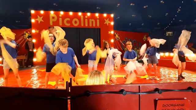 slotshow van een week circuskamp смотреть онлайн