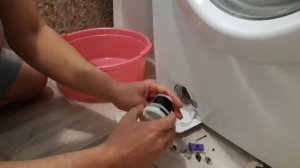 Мастер показал причину, почему Стиральная машина не сливает воду