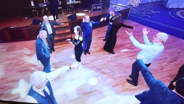 Свадьба в Москве смотреть онлайн