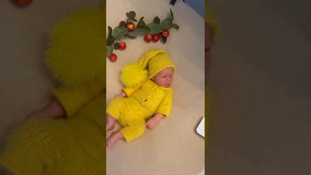 Фотосессия новорождённого дома. В осенних красках и дарах. смотреть онлайн