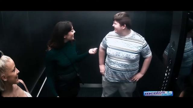 Эксперимент в рекламе жвачки Mentos - Лифт на разговорной тяге