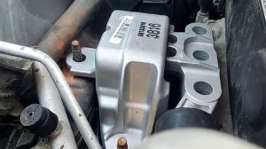 замена правой опоры двигателя на Chevrolet Aveo T300