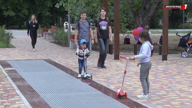 В ВОЛЖСКОМ ОТКРЫЛИ БОЛЬШУЮ ДЕТСКУЮ ЗОНУ В САМОМ ЦЕНТРЕ ГОРОДА смотреть онлайн