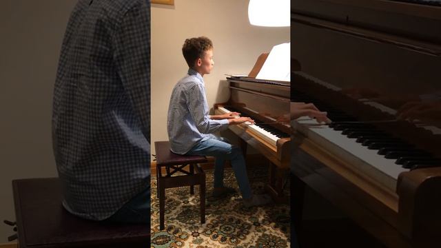 Lorenzo playing piano 17 October 2020 ‘Summer Rain (Kerin Bailey)’ смотреть онлайн