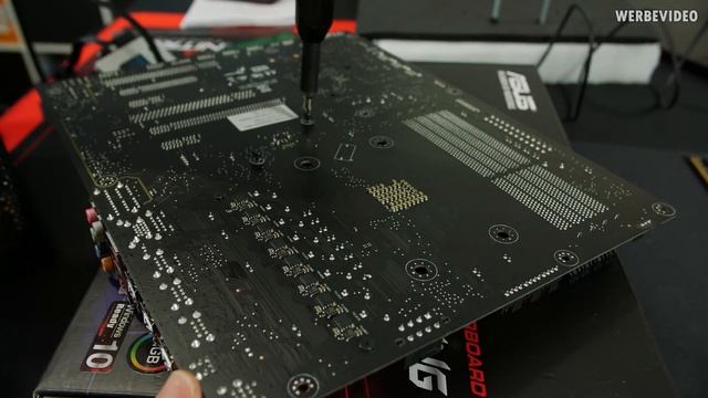 Wir haben eine AMD CPU auf ÜBER 8,1 GHz übertaket !! смотреть онлайн