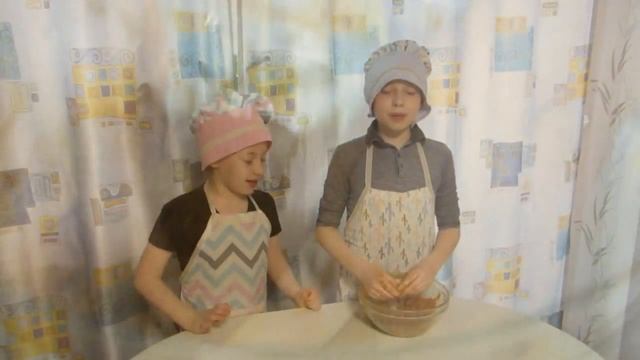 Детская кухня. Пирожное Муравейник. Видео рецепт. смотреть онлайн