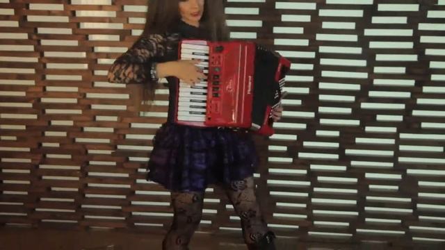 Accordion Player 109885 2 смотреть онлайн