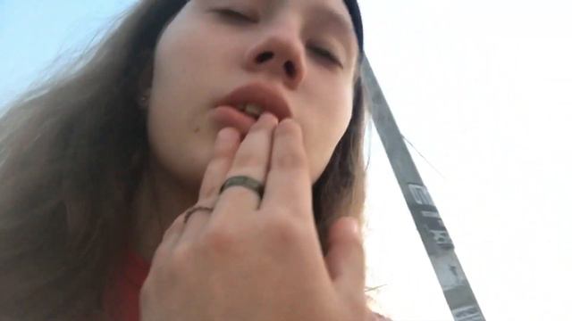 Заброшки в деревне 🧛🏻♀️ Кирпичные башни / вечерняя прогулка возле шоссе 🛣