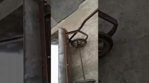 Скребок для снега мое произведение искуств,на полозьях и на колесах.