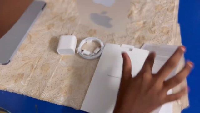 Unboxing the iPad Air 5th Gen смотреть онлайн