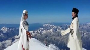 Дина Бекоева и Казбек Кудзаев. Осетинский танец . Хонга Кафт .На вершине Эльбруса