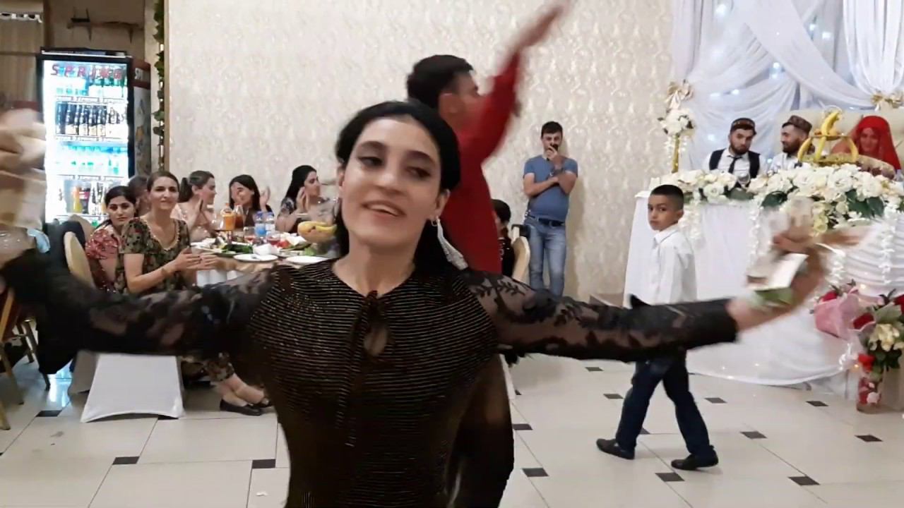 Алифхон & Лайло ракси зебои Бадахшони смотреть онлайн