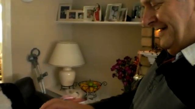 Elmo's Dad Opens RLLMUK Photoshop Present смотреть онлайн