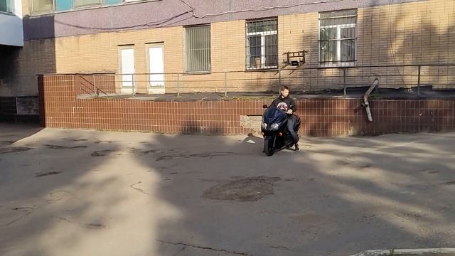 Какой максискутер взять для города? Honda FORZA или Honda FAZE смотреть онлайн