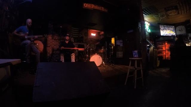 Flood In Franklin Park (Red Organ Trio) смотреть онлайн