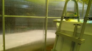 Бассейн в теплице из поликарбоната