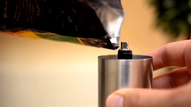 Best Manual Coffee Grinder Tutorial - How to Use Coffee Mill - French Press Chemex Pour Over смотреть онлайн