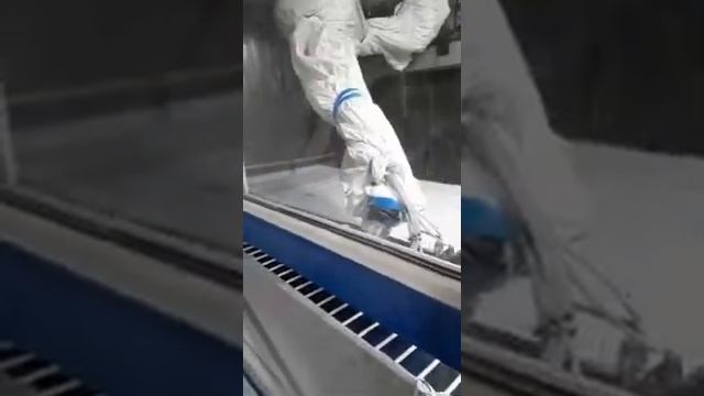 Закрытая зона нанесения со своей аспирацией | робот Fanuc смотреть онлайн