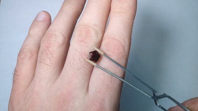 Натуральный гранат альмандин 1,90 карат смотреть онлайн