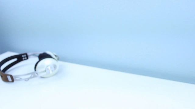 Sennheiser Momentum On Ear Headphones Review смотреть онлайн