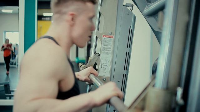 Занятия на турнике от Владимира Дмитриева #финтесКазань #качок #фитнес #XFit #ФИТОНЯШКИ #СпортЗал смотреть онлайн