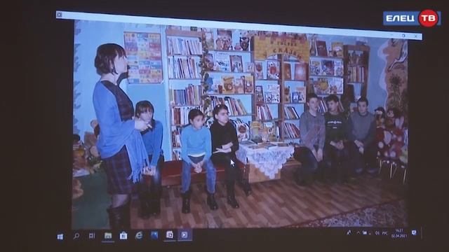 Полезные подарки: воспитанникам специализированной школы-интерната г.Ельца подарили книги смотреть онлайн