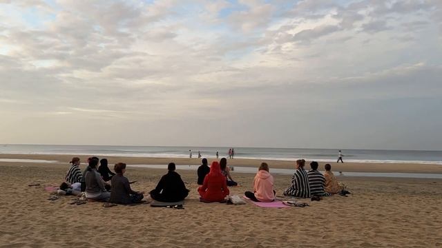 Медитация на рассвете. Индия смотреть онлайн