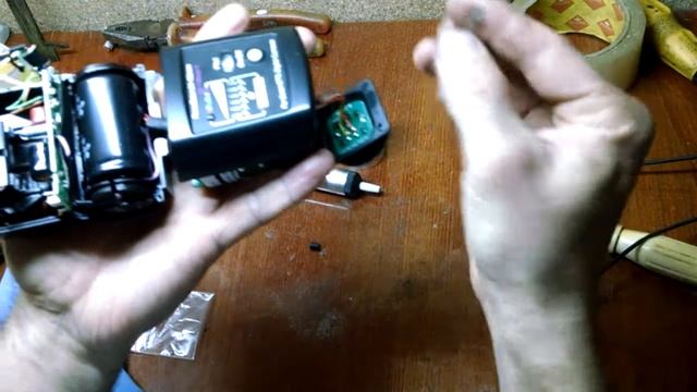 Ремонт вспышки . Включается загорается лампочка заряда, но не пыхает смотреть онлайн