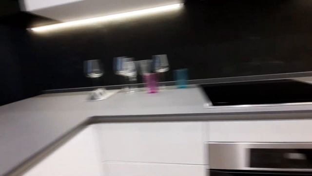 Белый глянец и Lapitec смотреть онлайн