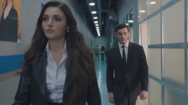 Kenan, Leyla'yı Öptü! | Bambaşka Biri 2. Bölüm (SON SAHNE) смотреть онлайн