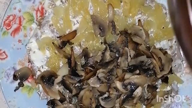 Салат с языком, грибами и солёными огурцами смотреть онлайн