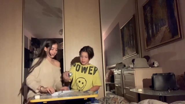 ПРОБУЕМ КОСМИЧЕСКУЮ ЕДУ?ПОТРАТИЛ 10000₽?? ПОЛИНА смотреть онлайн