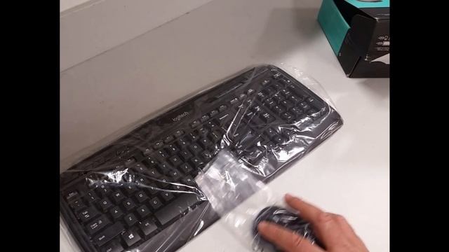The Logitech MK320 wireless keyboard and mouse combo смотреть онлайн